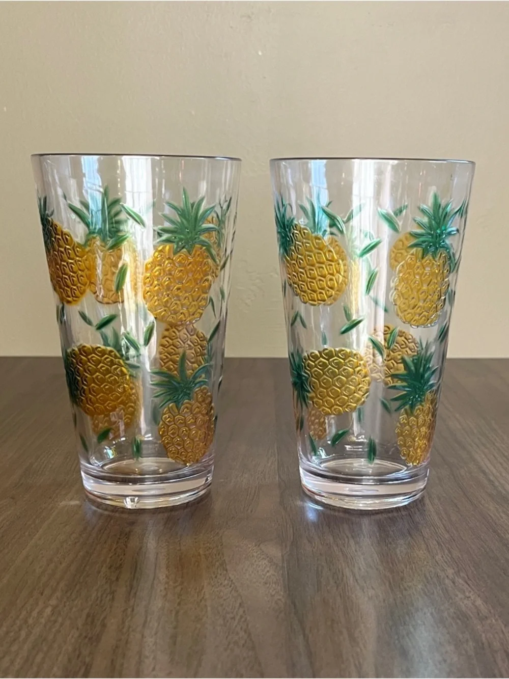 Pineapple Embossed Thick Acrylic Pint Tumbler Glasses Tropical Pool Bar Party